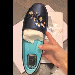Dior women slip on shoes 100%new with full package